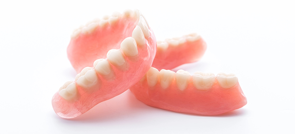 Wir reinigen Ihre Prothese schonend und gründlich.